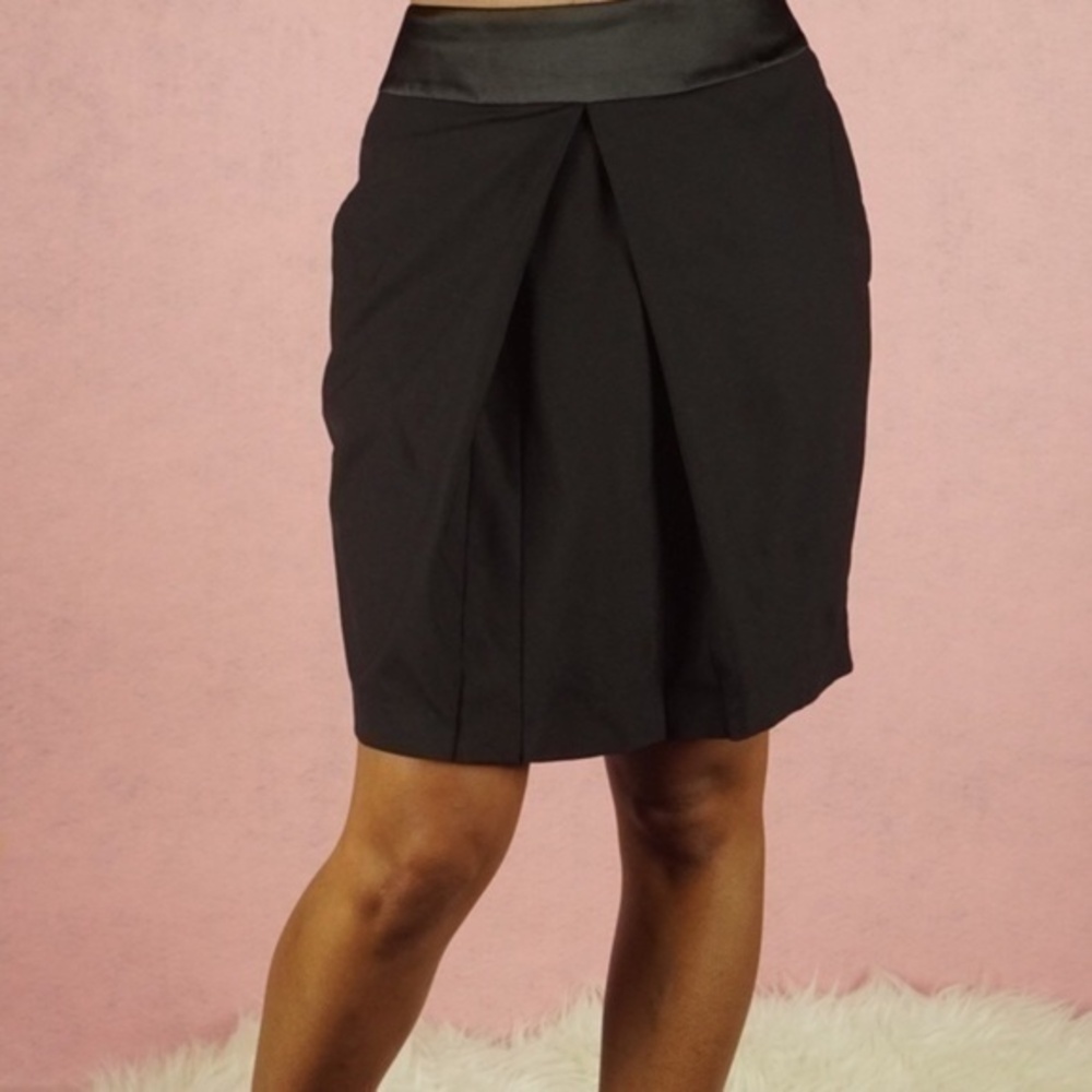 BCBGMAXAZRIA Black Satin Waistband Wool High Rise Pleated‎ Skirt Size 4